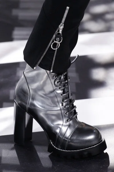 Look 29
